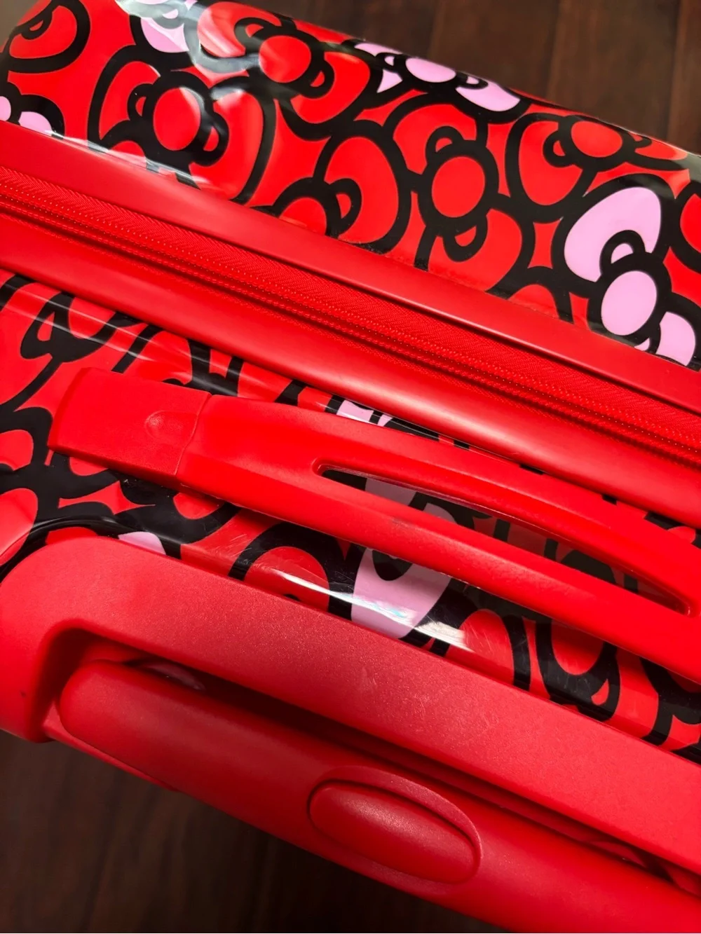 brand new hello kitty 24in checked bag luggage